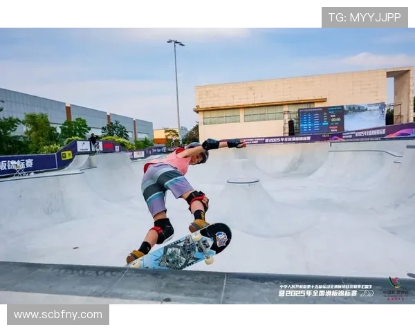 成都滑板队创新盯防战术解析助力团队实力提升与竞技表现优化