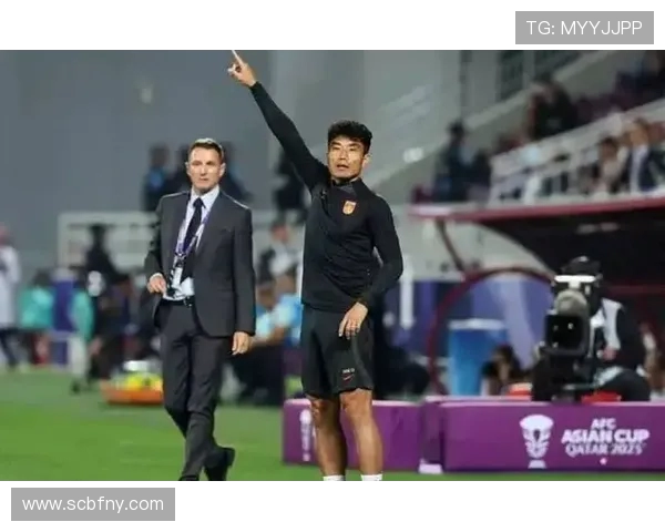 郑智引领中国足球精神传承与战术革新推动新时代绿茵梦想